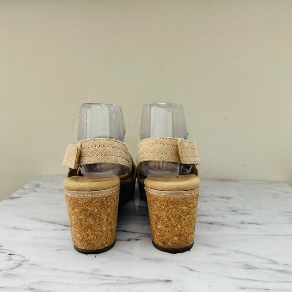 Clark’s Giselle Tan Side Slingback Wedge Sandal Women’s size 5.5 - Picture 5 of 10